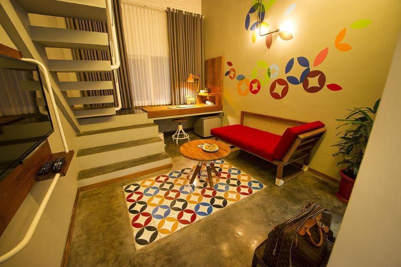 Lokal Hotel & Restaurant Kejayan Экстерьер фото