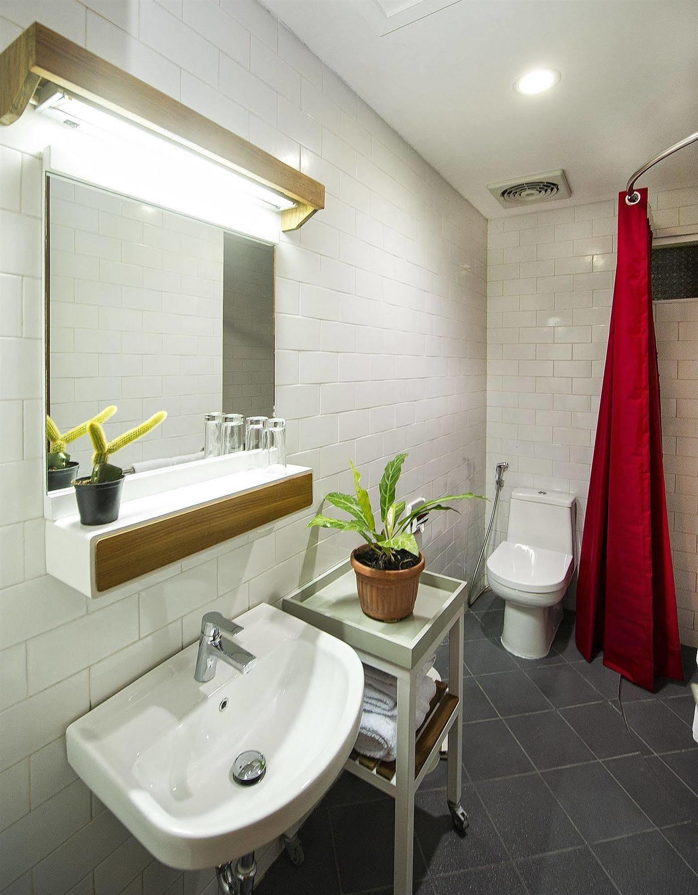 Lokal Hotel & Restaurant Kejayan Экстерьер фото
