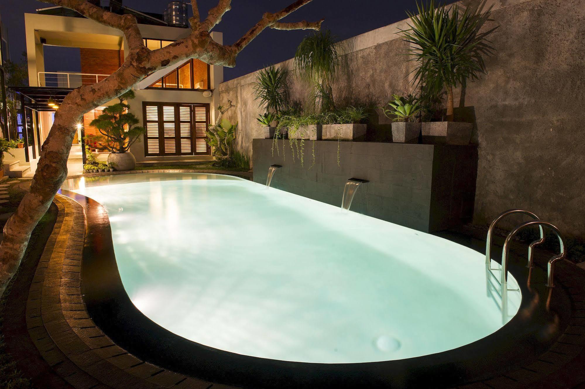 Lokal Hotel & Restaurant Kejayan Экстерьер фото
